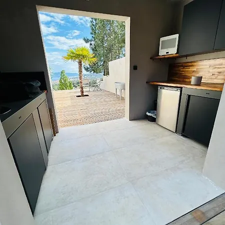 6 Pers Vue De Nage Et Jacuzzi * Ajaccio (Corsica)