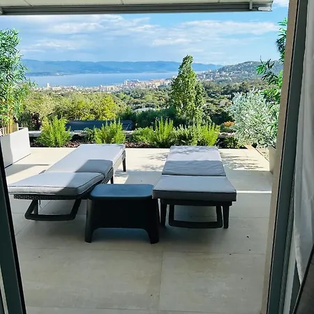 Villa 6 Pers Vue De Nage Et Jacuzzi Ajaccio (Corsica)